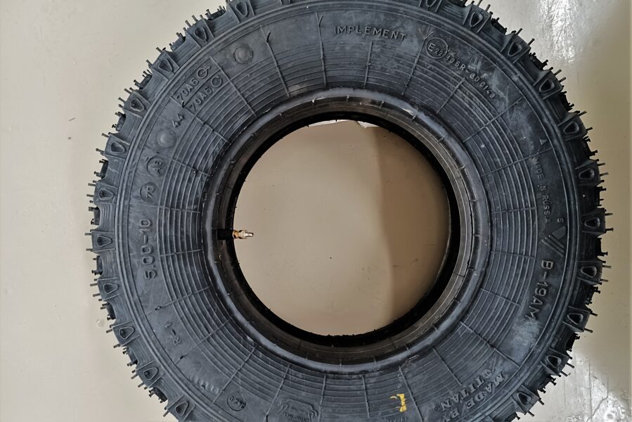 Riepa 5.00-10 DT48 ar kameru